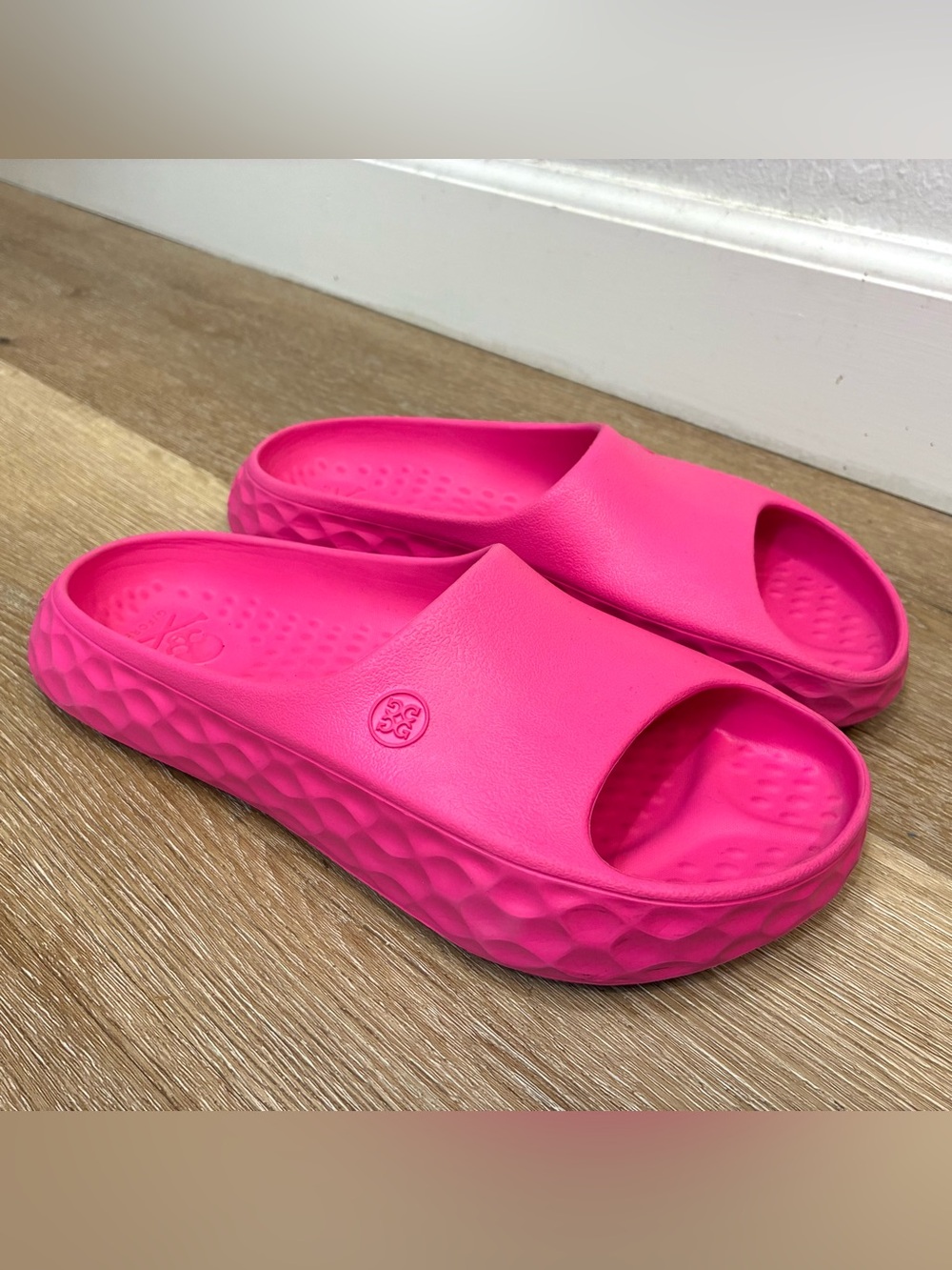 G/FORE G/Slide Vibrant Pink Street Sandals Flip Flop Size Men 9 / Women 11